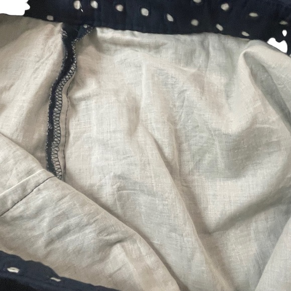 Ann Taylor eyelet fabric skirt Size 8 - Picture 9 of 14